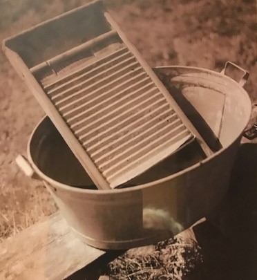 vaskebrett og sinkbaLe